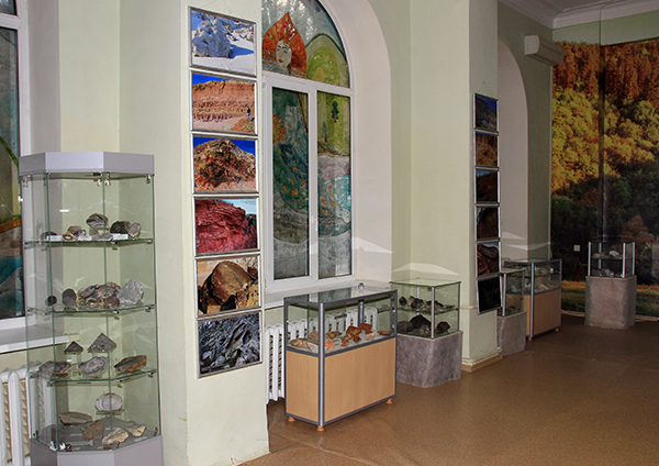 3. Выставка Цвет земли Самарской Жигулёвск 11 мая 2017.jpg